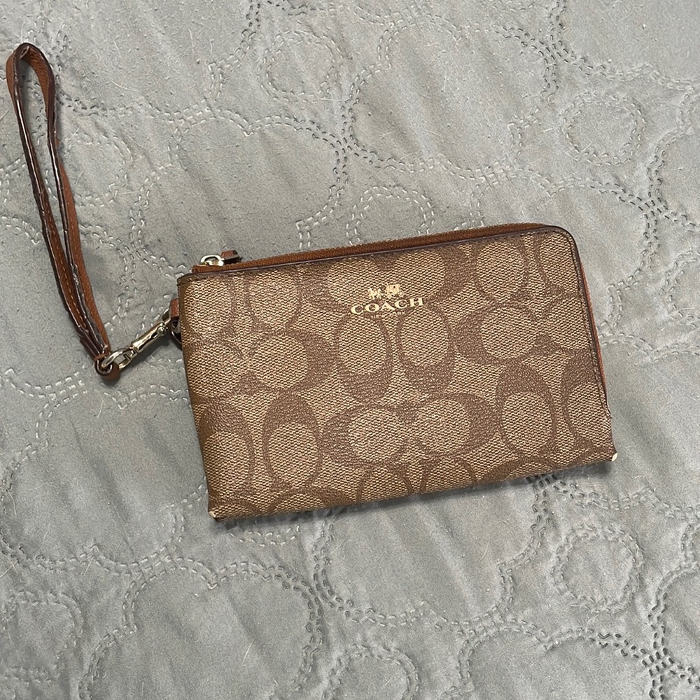 Coach wristlet brown